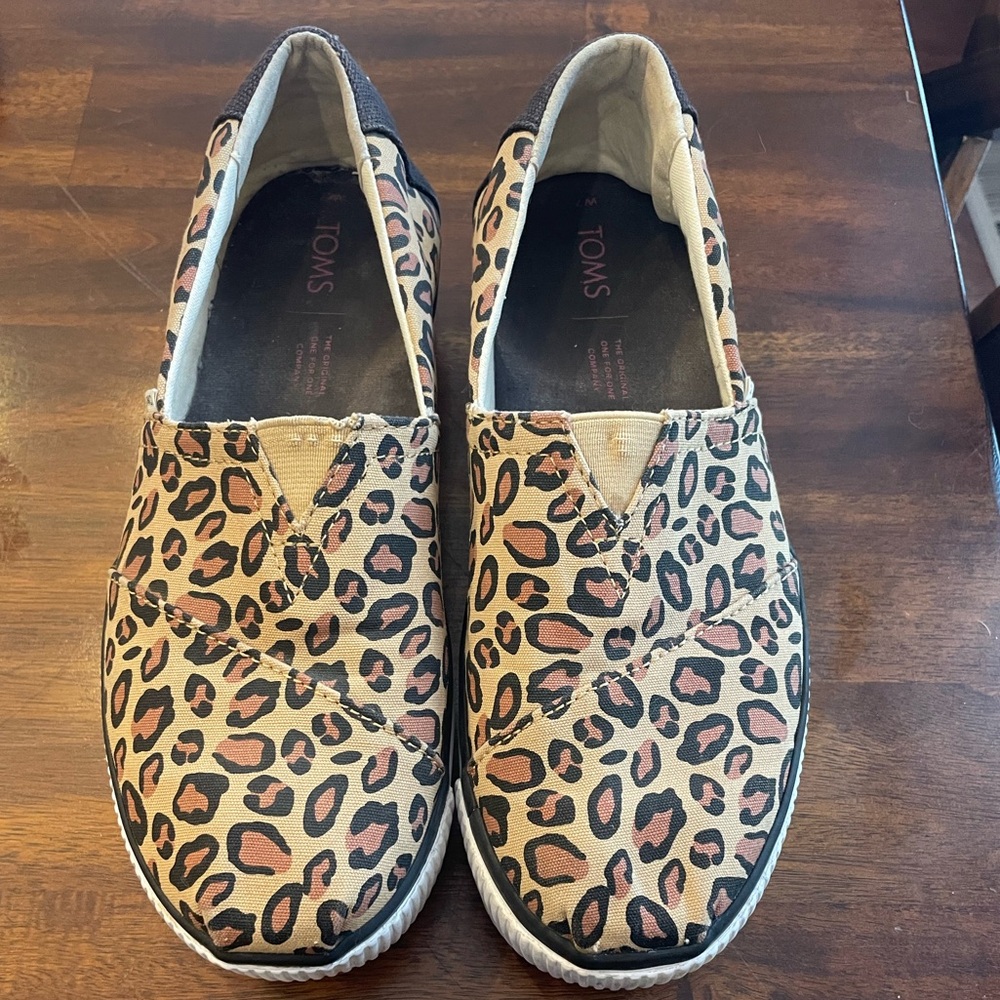 Tom's boardwalk platform shoes